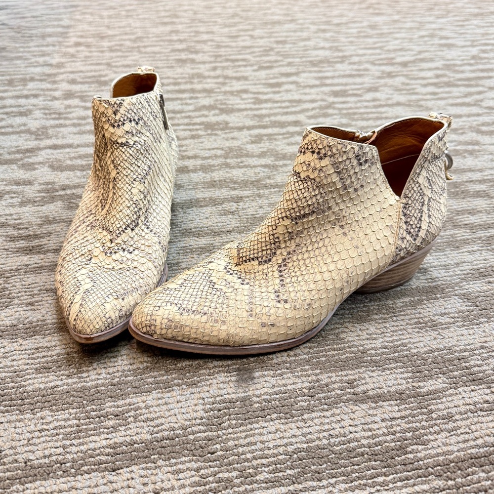 Frank Sarto Simply Snakeskin Cowboy Ankle Boot Bootie size 9.5 M